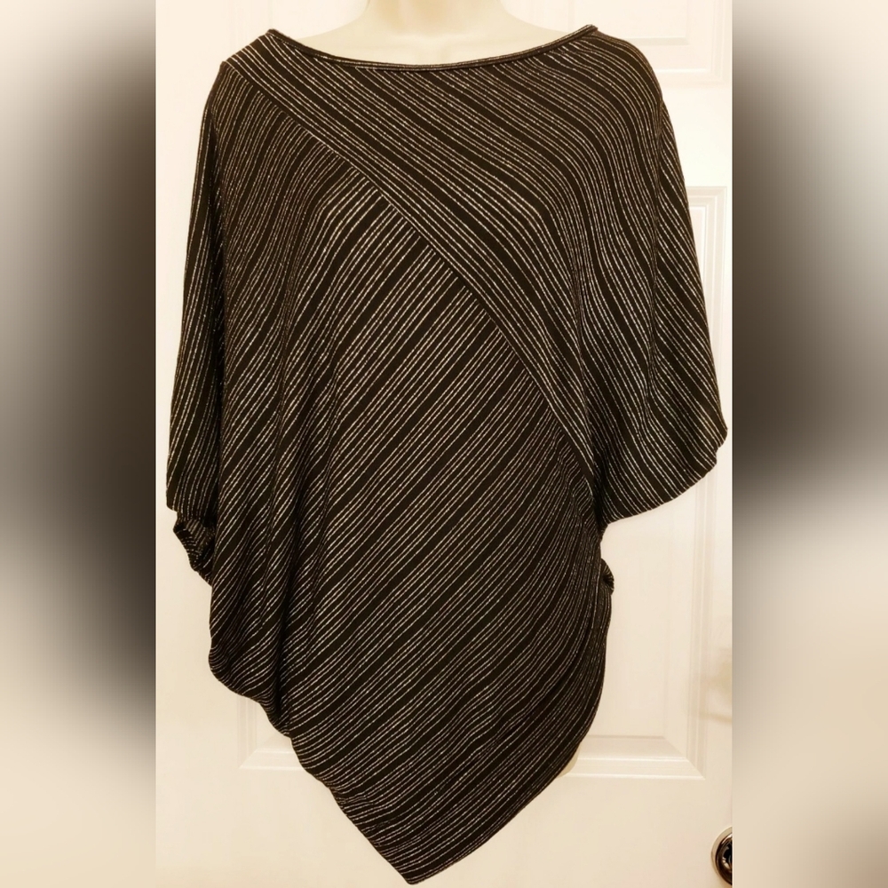 🎄Blue Sketch Assymetrical Blouse